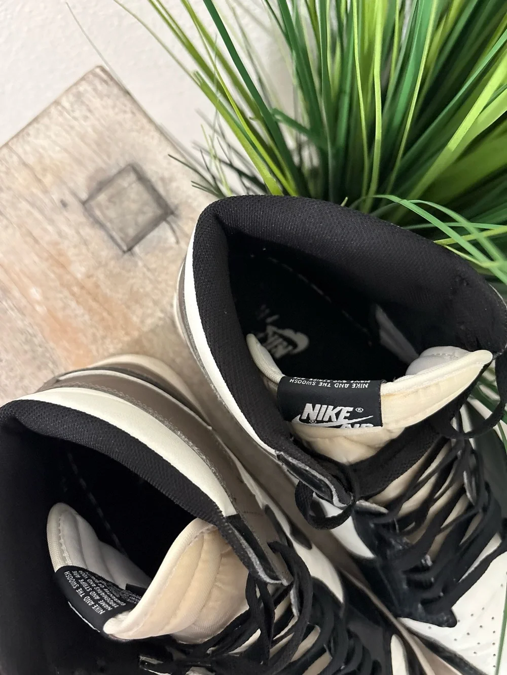 Air Jordan 1 Retro High Top OG Dark Mocha Sneakers